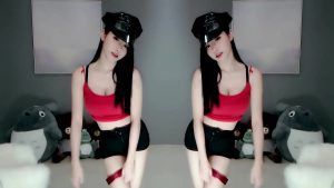 Gái Trung Quốc nhảy sexy khoe hàng cực quyến rũ