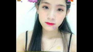 Em hotgirl Việt livestream Uplive cực xinh